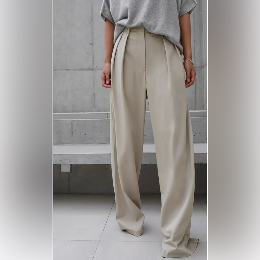 The Frankie Shop Wide-Leg Pleated Trousers - Beige